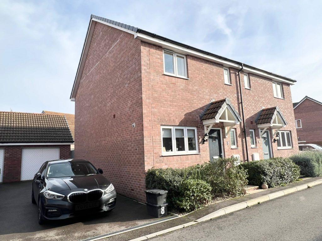 Kilby Crescent, St Andrews Ridge... 3 bed semidetached house £1,050