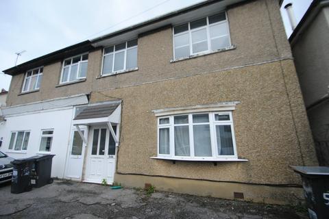 Wycliffe Road - 4 bedroom semi-detached house to rent