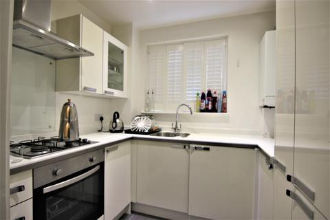 2 bedroom flat to rent, Kimberley Gardens, Haringey, N4