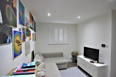 2 bedroom flat to rent, Kimberley Gardens, Haringey, N4