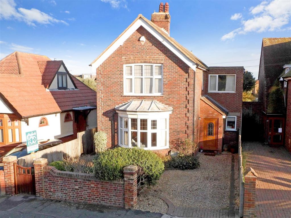 Luton Avenue, Broadstairs, Kent 5 bed detached house for sale £645,000