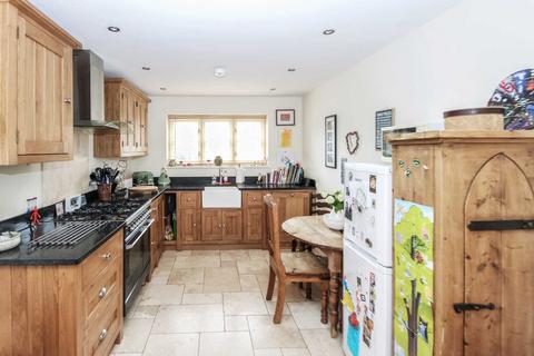 3 bedroom semi-detached house to rent, Forge Court, Aston Clinton, Buckinghamshire