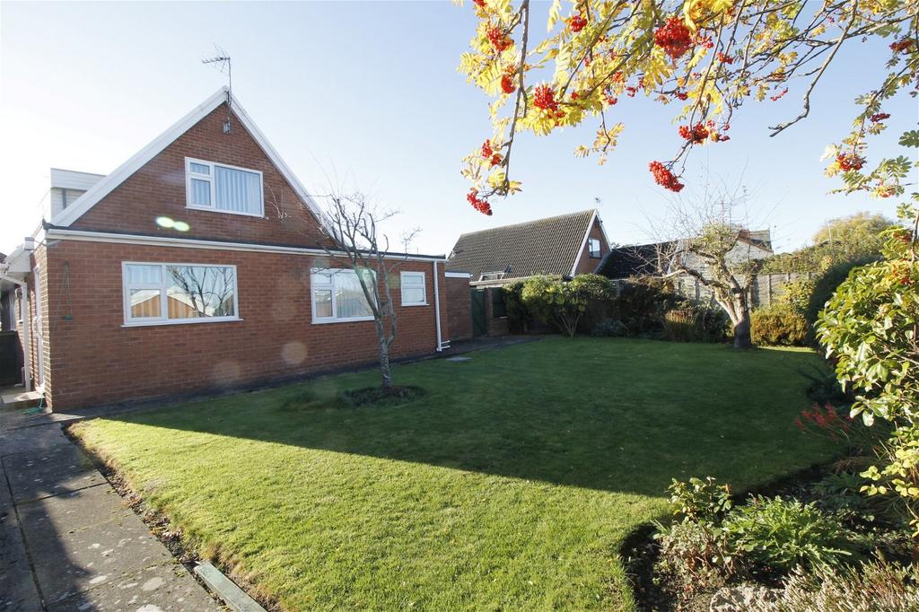 Dyserth Road, Rhyl 3 bed detached house for sale £250,000