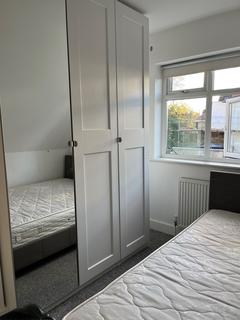 1 bedroom in a house share to rent - Golders Green Road, Golders Green, London, NW11