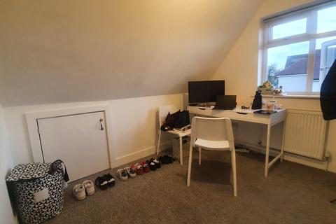 1 bedroom in a house share to rent, Golders Green Road, Golders Green, London, NW11