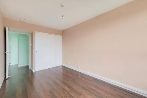 1 bedroom flat for sale - Flintmill Crescent, Kidbrooke, London, SE3