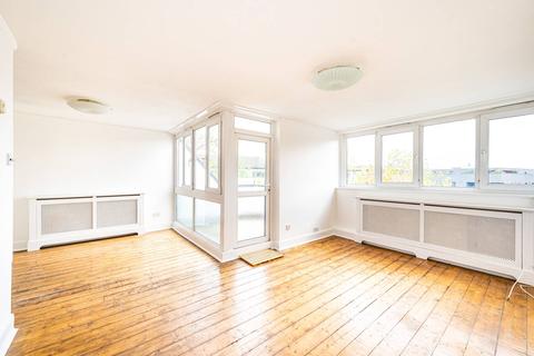 28 Hedingham Close, London, N1 8UA