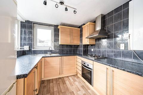 28 Hedingham Close, London, N1 8UA