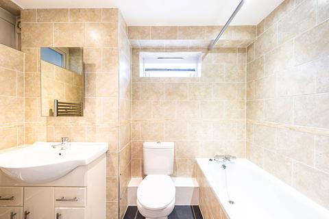 28 Hedingham Close, London, N1 8UA