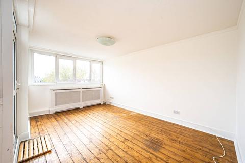 28 Hedingham Close, London, N1 8UA