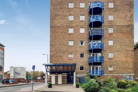 1 bedroom flat for sale - Jardine Road, Wapping, London, E1W