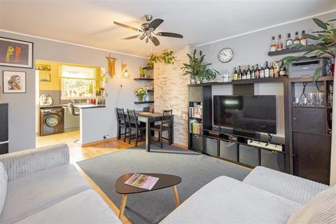 31 Avon Road, Bathgate, EH48 4AH