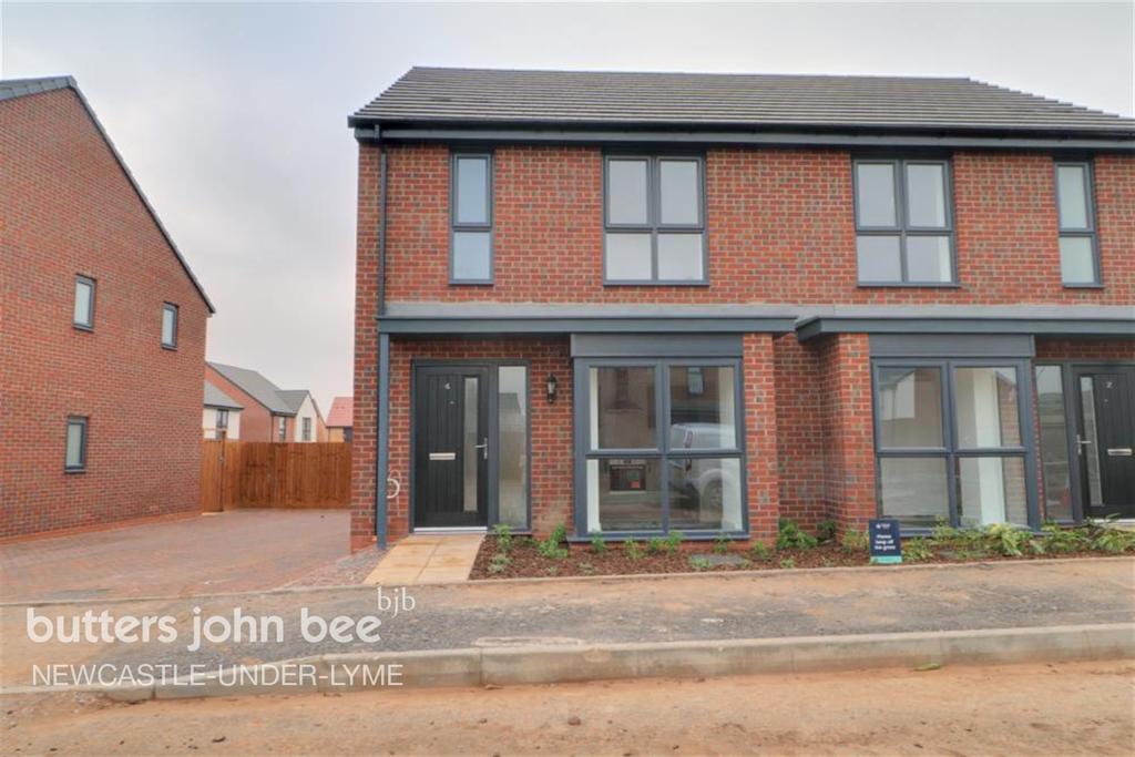 Exmoor Drive 3 bed semidetached house £895 pcm (£207 pw)