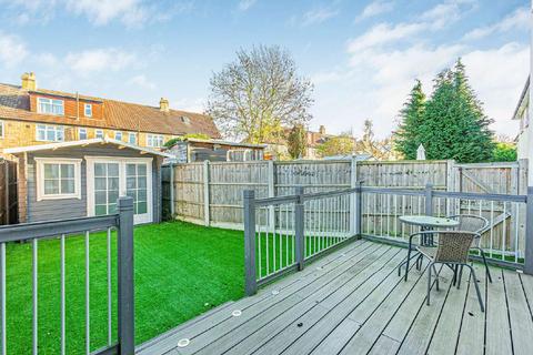 41 Barnes End, New Malden, KT3 6PB