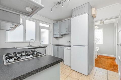 41 Barnes End, New Malden, KT3 6PB