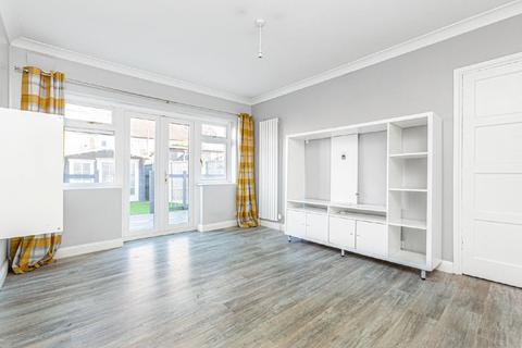 41 Barnes End, New Malden, KT3 6PB