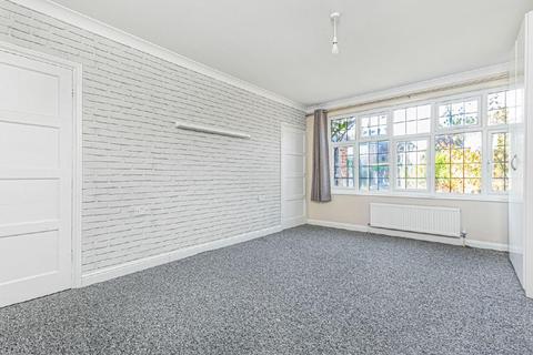41 Barnes End, New Malden, KT3 6PB