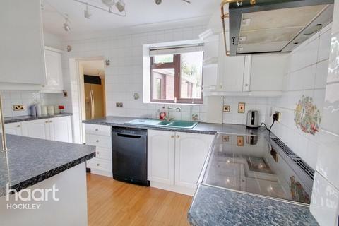 191 Ferry Road, Hullbridge, Hockley, SS5 6JY