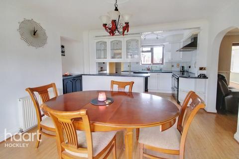 191 Ferry Road, Hullbridge, Hockley, SS5 6JY