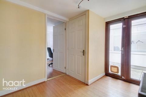 191 Ferry Road, Hullbridge, Hockley, SS5 6JY