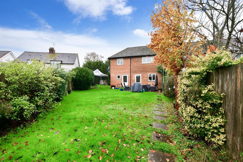 South Lane, Sutton Valence, Maidstone, Kent 4 bed end of terrace house