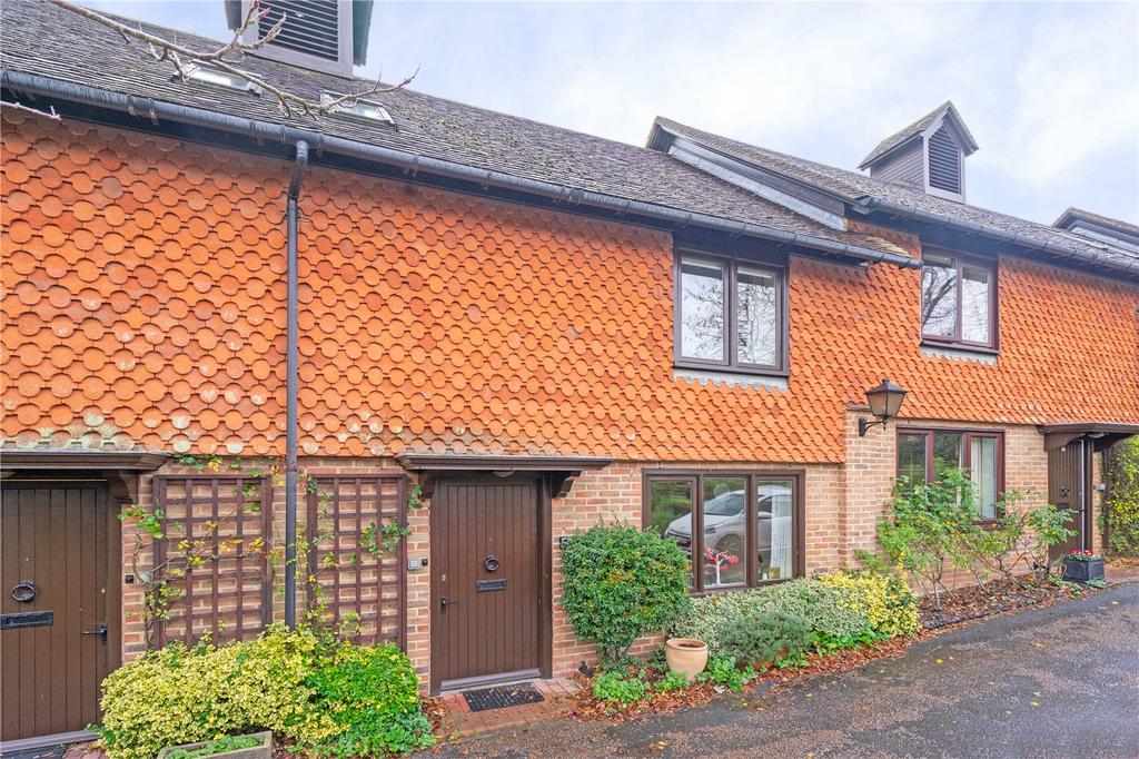Crittles Court, Townlands Road, Wadhurst, East Sussex, TN5 2 bed
