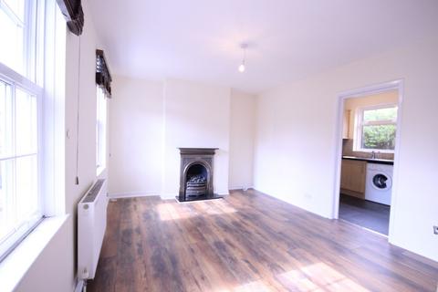 2 bedroom house to rent, Chapel House Street, Canary Wharf, E14