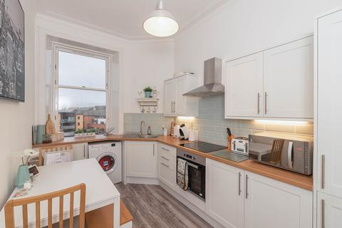 2/7 Links Place, Edinburgh, EH6 7EZ