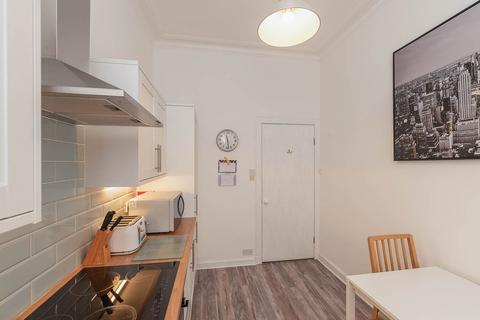 2/7 Links Place, Edinburgh, EH6 7EZ