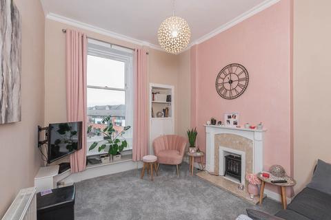 2/7 Links Place, Edinburgh, EH6 7EZ