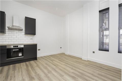 Studio to rent, Downs Road, London, E5
