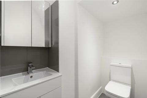Studio to rent, Downs Road, London, E5