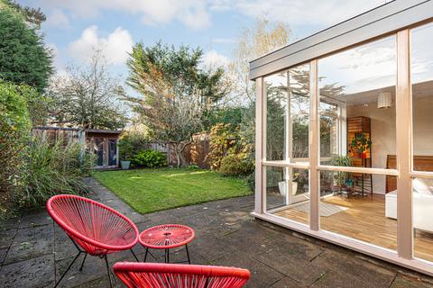 36 Westfield, Ashtead, KT21 1RH