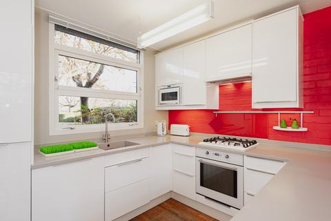 36 Westfield, Ashtead, KT21 1RH
