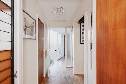 36 Westfield, Ashtead, KT21 1RH