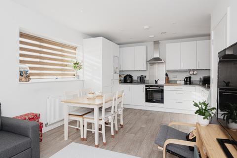 Flat 3, Norbury House, 3 Thornton Close, Leatherhead, KT22 7GY