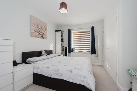 Flat 3, Norbury House, 3 Thornton Close, Leatherhead, KT22 7GY