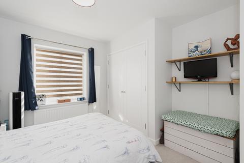 Flat 3, Norbury House, 3 Thornton Close, Leatherhead, KT22 7GY
