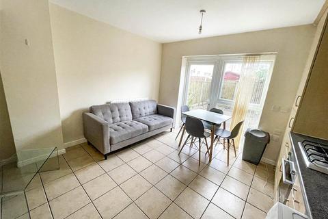 4 bedroom terraced house to rent, Lauderdale Crescent, Grove Village, Manchester, M13