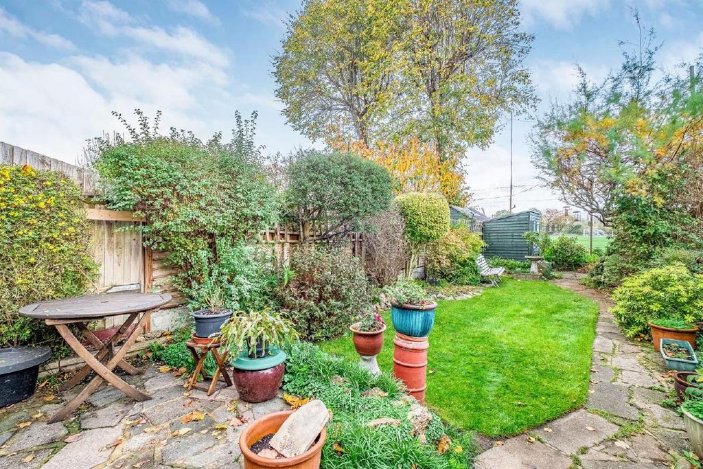Tennyson Avenue, New Malden 3 bed terraced house £575,000
