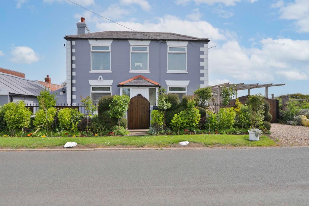 Kilnsea Road, Kilnsea, Hull, East Riding of Yorkshire, HU12 0UB 3 bed