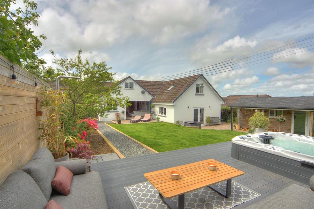 Exeter Gate, South Molton 4 bed bungalow for sale £475,000