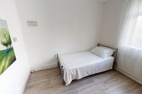 1 bedroom in a house share to rent, Roseberry Gardens