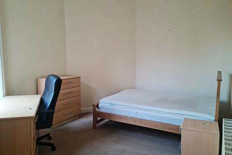 1 bedroom flat to rent, 1 Bedroom Student Flat