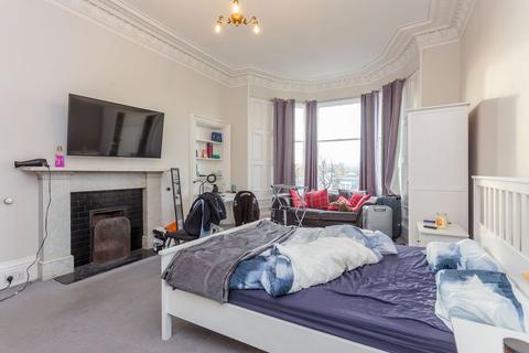 4 bedroom flat for sale - 100/6 Thirlestane Road, Marchmont, Edinburgh, EH9 1AS
