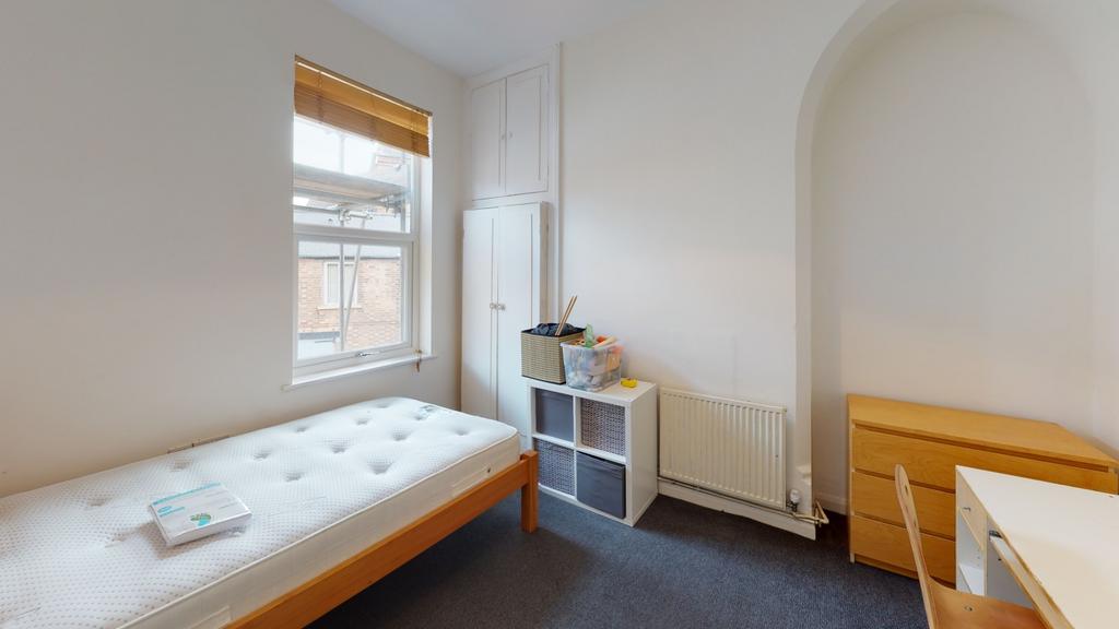 48-Burns-Street-Bedroom(7)