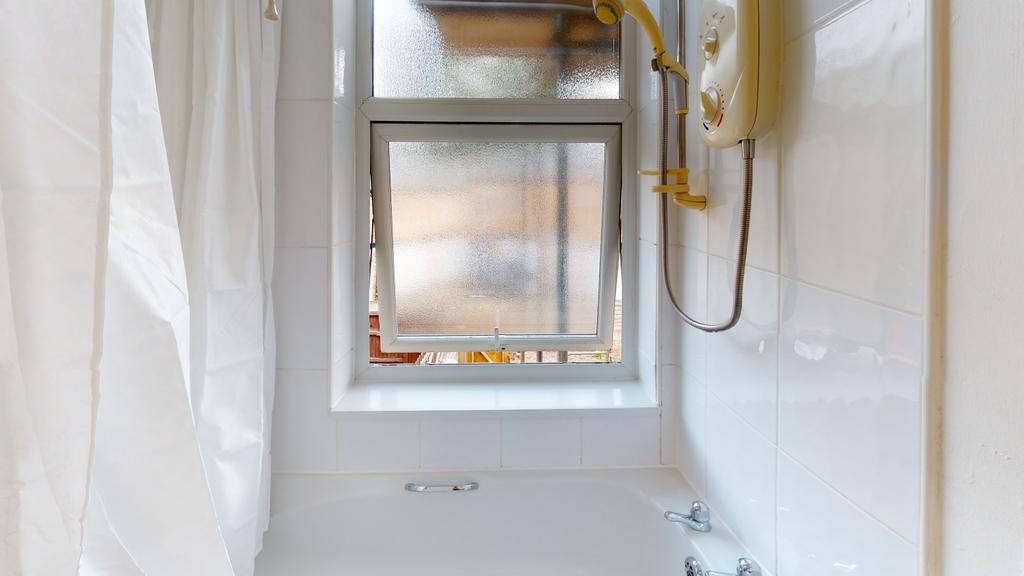 48-Burns-Street-Bathroom