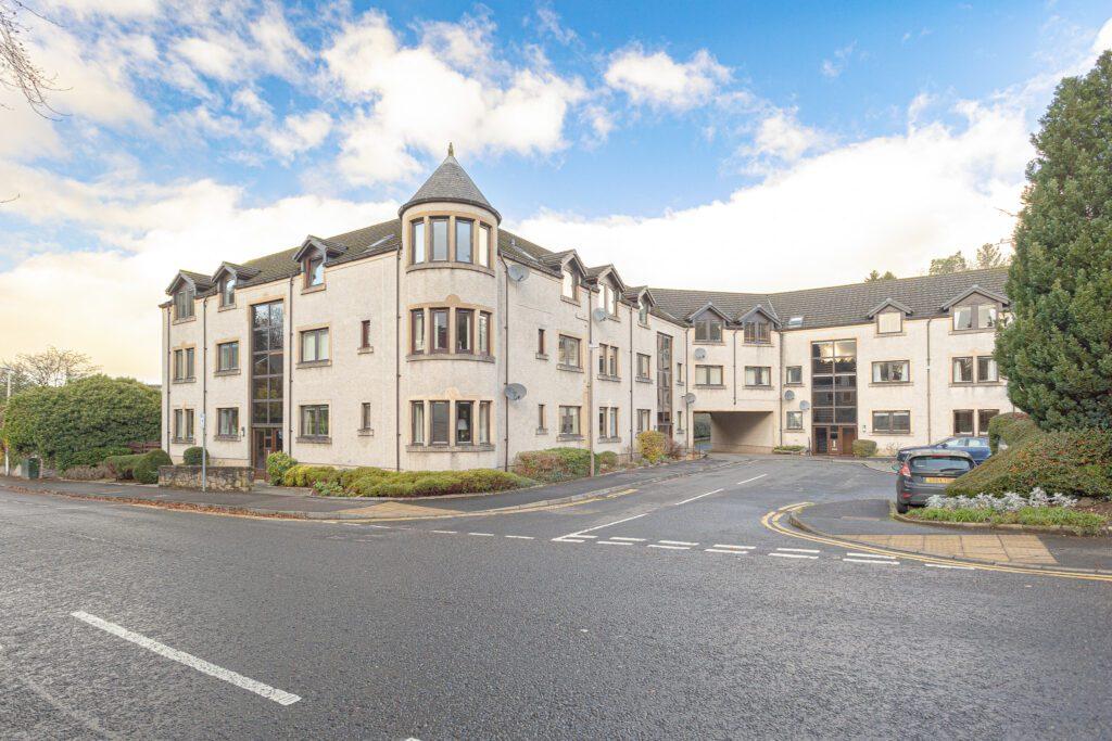St Mary’s Court, Dunblane, FK15 1 bed flat for sale £120,000