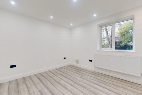 1 bedroom flat for sale - 14 St. Mary's Close, Tottenham