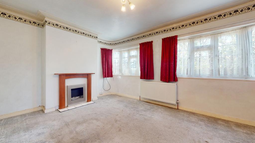 22 Byron Mansions, Corbets Tey Road, Upminster 3 bed flat £215,000